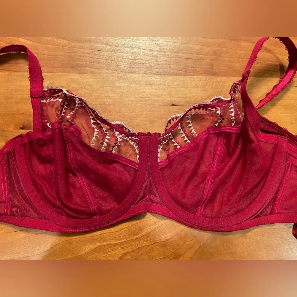 Wacoal - Red and White Full Coverage Bra - 36DD - Picture 2 of 4